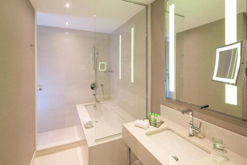 Movenpick Istanbul Hotel Golden Horn - Junior King Suite with Sea View