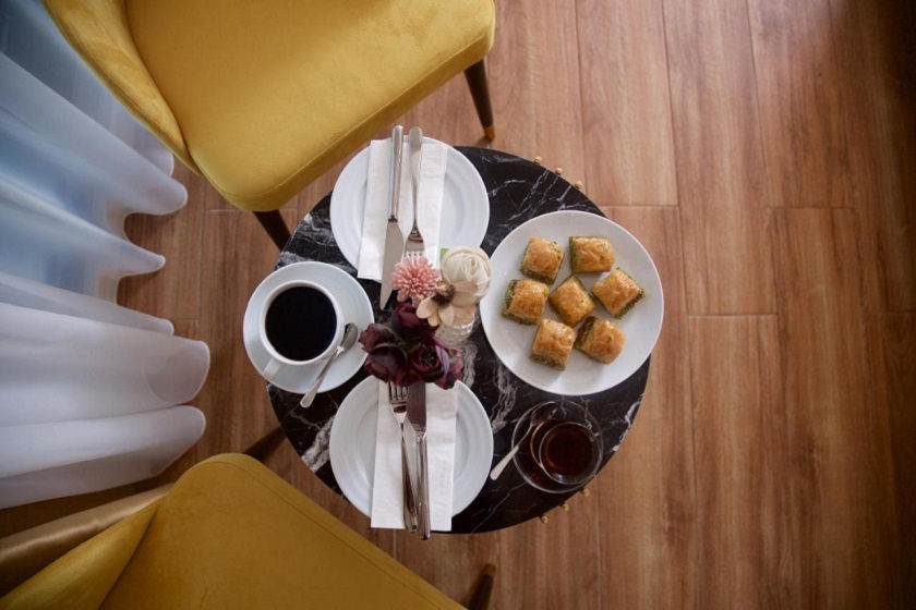 Icon Istanbul Hotel - food and drink