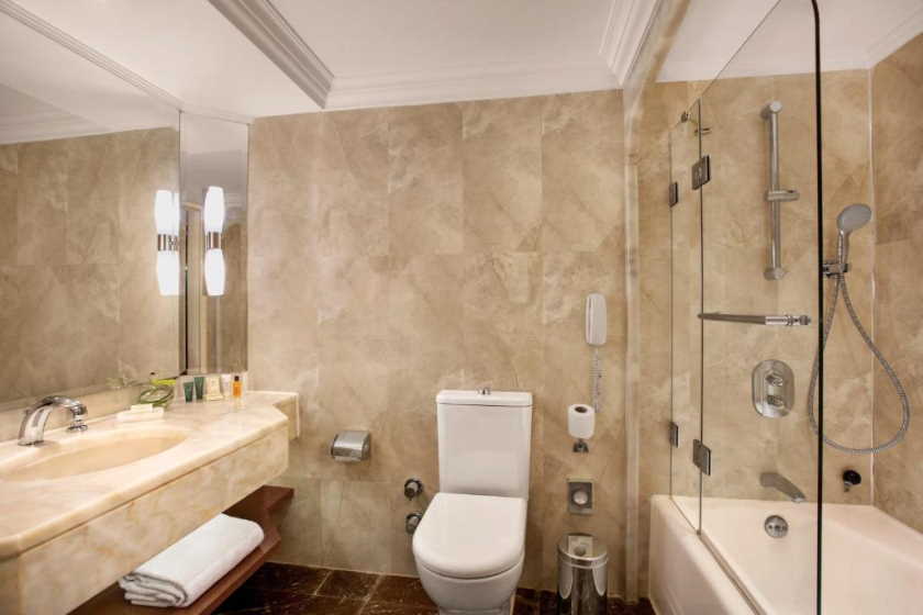 Hilton Istanbul Bosphorus - Deluxe Twin Room with Bosphorus View