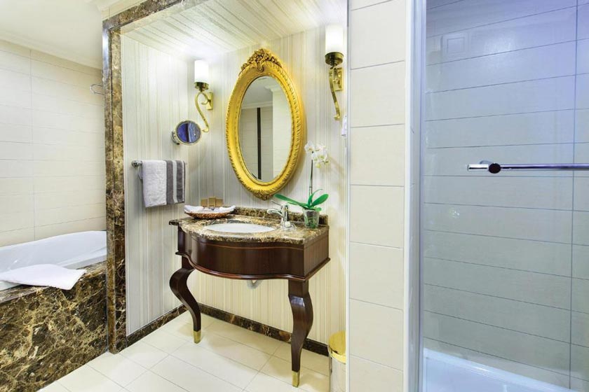 Elite World Istanbul Hotel - King Suite - Free Spa Access