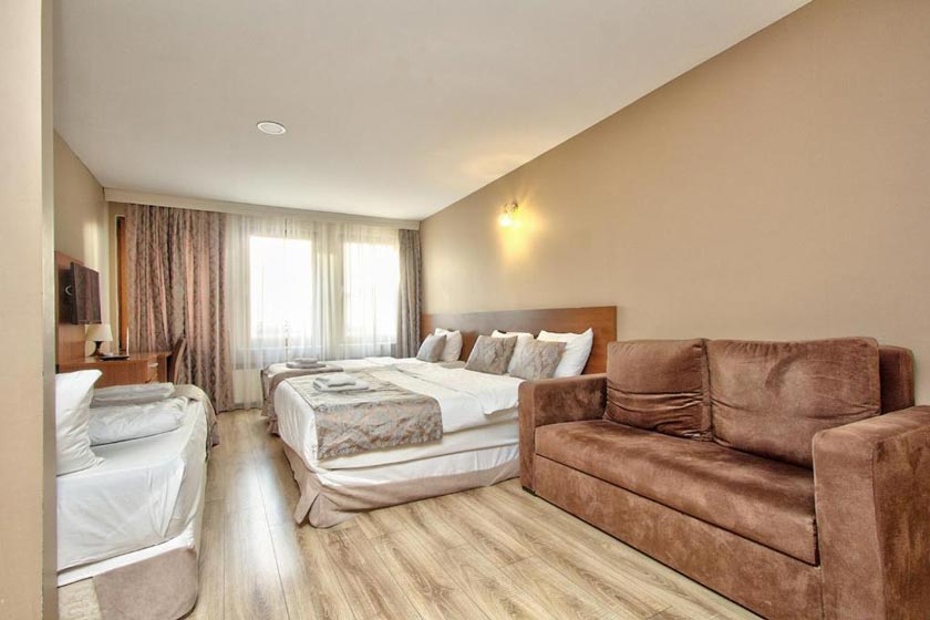 Wide Suites Taksim Istanbul - Deluxe Quadruple Room