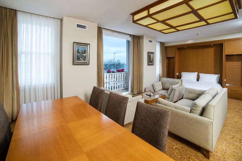 Radisson Hotel Istanbul Sultanahmet -Suite with Balcony and Sea View Non-Smoking