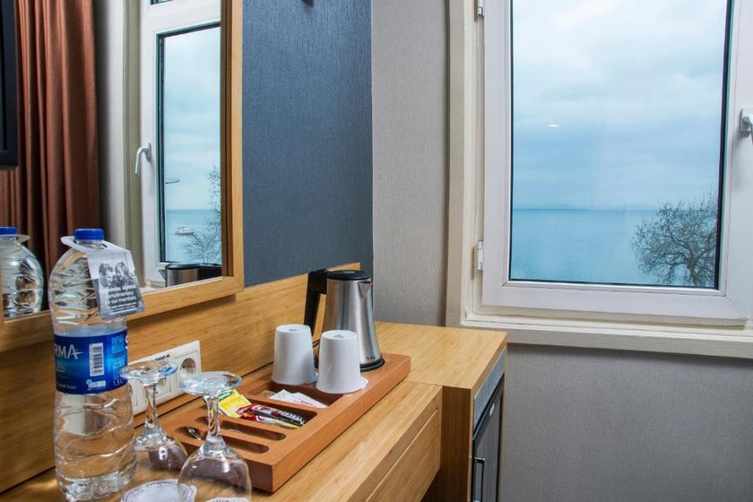 Radisson Hotel Istanbul Sultanahmet - Standard Room with Sea View Non-Smoking