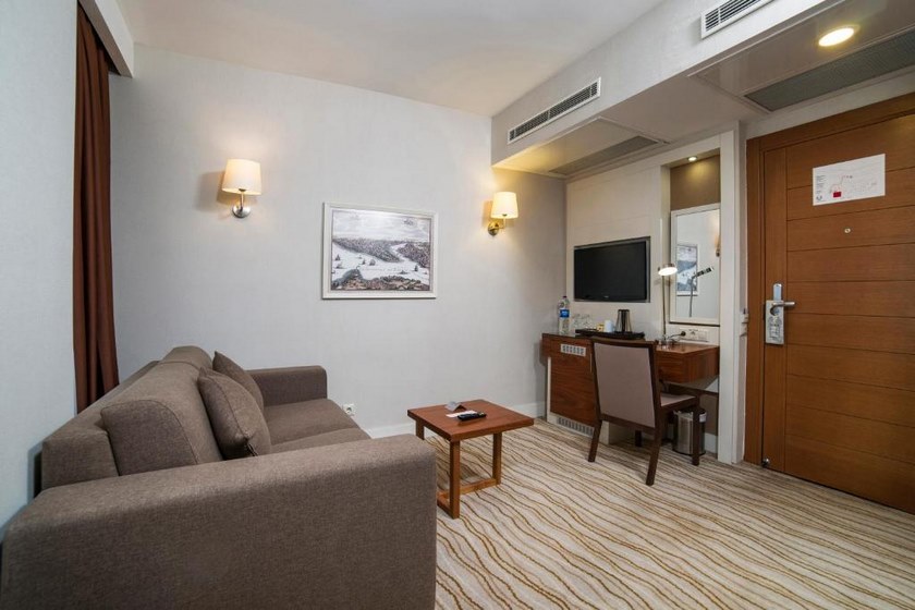 Radisson Hotel Istanbul Sultanahmet - Superior Room with Balcony and Sea View Non-Smoking