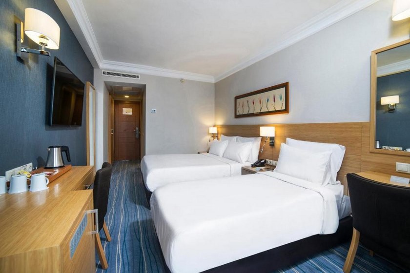 Radisson Hotel Istanbul Sultanahmet - Standard Room with Balcony and Sea View Non-Smoking