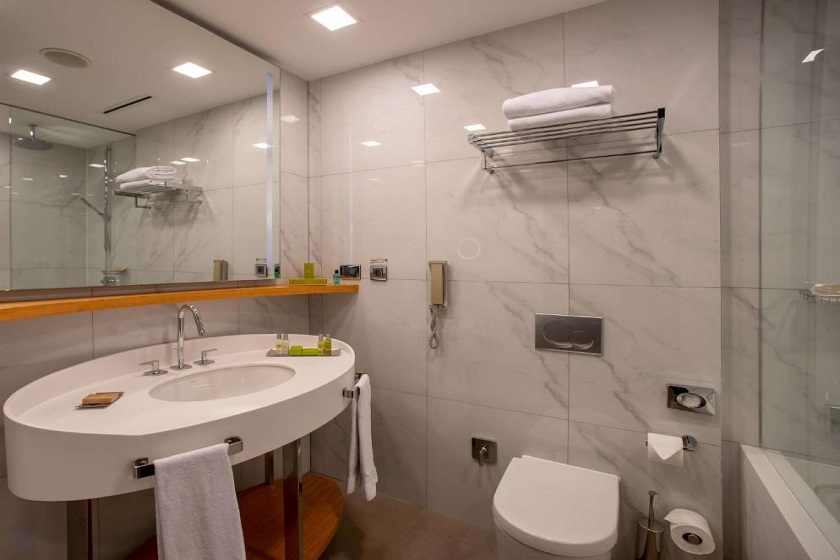 DoubleTree By Hilton Istanbul Moda - Family Suite