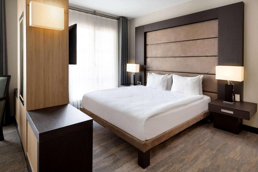 Ramada Plaza By Wyndham Istanbul City Center - Corner King Suite