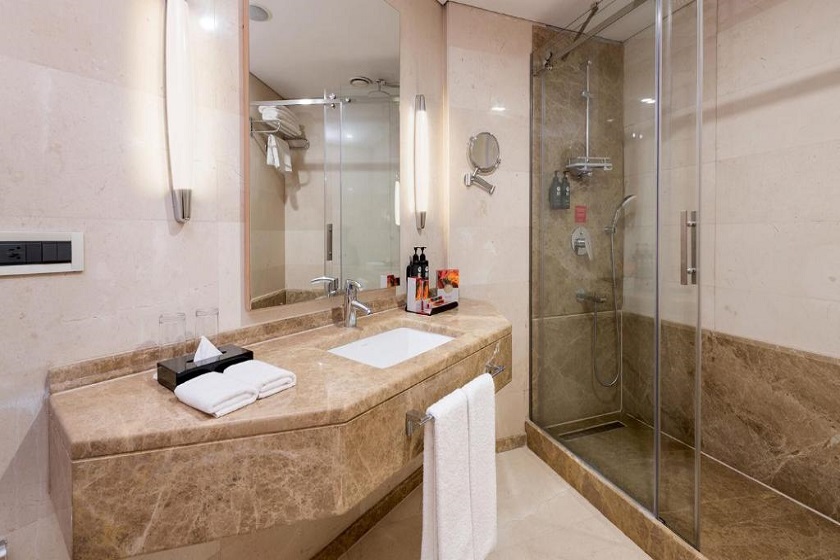 Ramada Plaza By Wyndham Istanbul City Center - Corner King Suite
