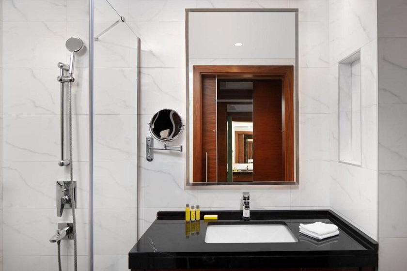 Delta Hotels by Marriott Istanbul Levent - Deluxe King Room