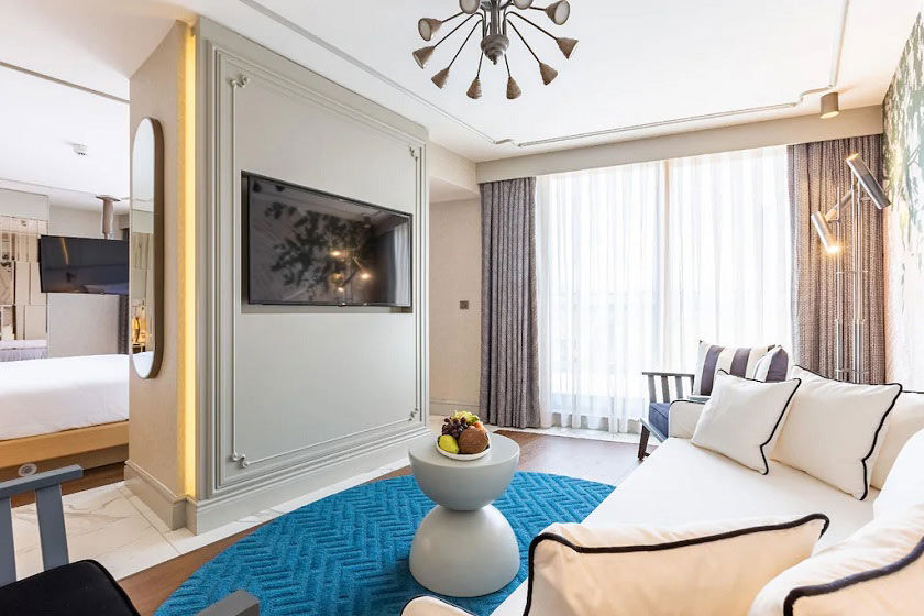 Stayso The House Hotel Istanbul - Junior Suite with Terrace and Bathtub