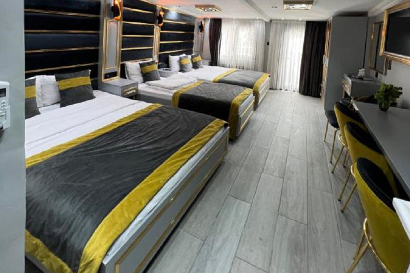 Taksim Larissa Residence Istanbul - Family Suite with Balcony